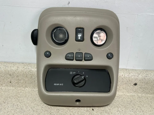 2000-2002 Chevrolet / GMC Silverado / Tahoe / Suburban / Yukon Gray Used OEM Overhead Console