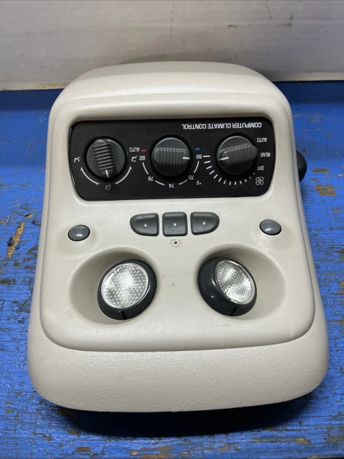 2000-2002 Chevrolet / GMC Tahoe / Yukon / Suburban Homelink With Climate Controls Gray Used Overhead Console