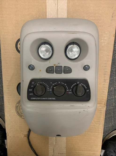 2000-2002 Chevrolet Tahoe With Climate Controls Used Overhead Console