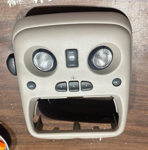2000-2006 Chevrolet / GMC Suburban / Tahoe / Silverado Homelink Used Overhead Console