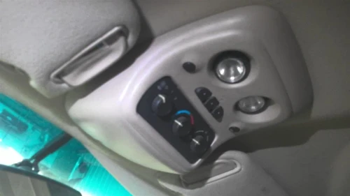 2003-2006 Chevrolet / GMC Suburban Front Used Overhead Console