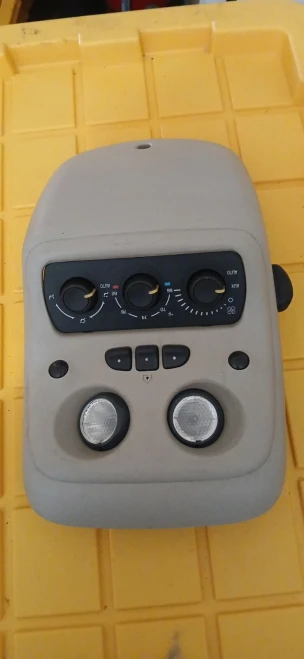2004 Chevrolet Tahoe Used Overhead Console