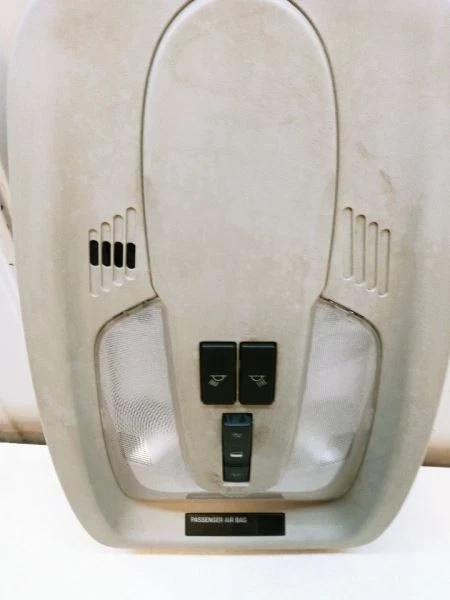 2010-2011 Chevrolet Equinox Front Tan Used OEM Overhead Console