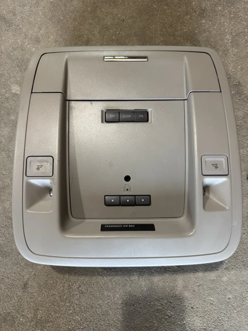 2014-2019 Chevrolet / GMC Silverado / Sierra Used Overhead Console