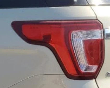 2016-2019 Ford Explorer LH Driver Tail Light Lamp OEM used OEM tail light assembly