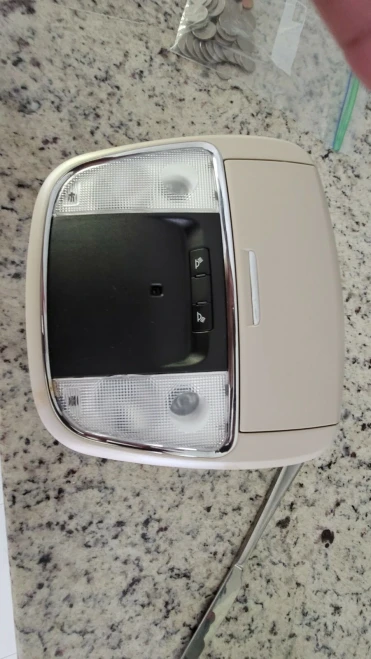 2015-2018 Chrysler 300 Tan Used Overhead Console