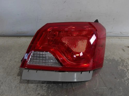 2017-2020 Chevrolet Impala Passenger RH Tail Light Lamp OEM used OEM tail light assembly
