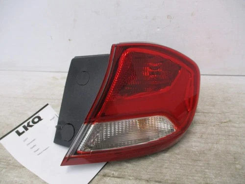 2019 Chevrolet Cruze Hatchback Passenger RH LED Tail Lamp OEM used OEM tail light assembly