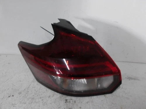 2021-2024 Nissan Kicks Driver LH Tail Light Lamp OEM used OEM tail light assembly
