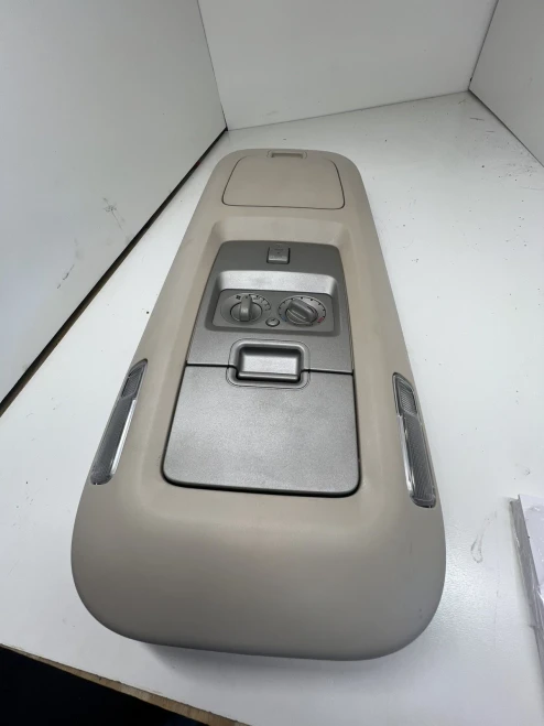 2003-2006 Ford / Lincoln Expedition / Navigator Rear With Climate Controls Used Overhead Console