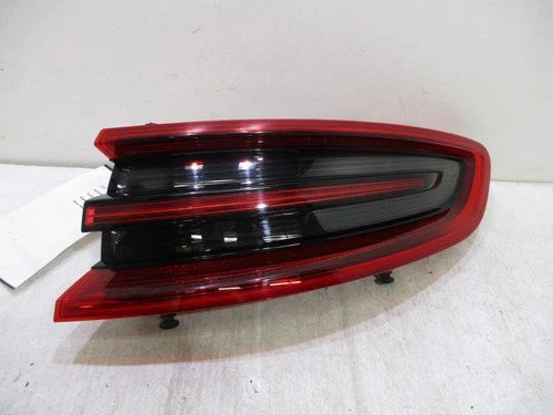 2015 2016 2017 2018 Porsche Macan Passenger RH Tail Lamp OEM used OEM tail light assembly