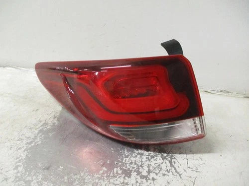 2017-2019 Hyundai Santa Fe Driver LH Tail Light Lamp OEM used OEM tail light assembly