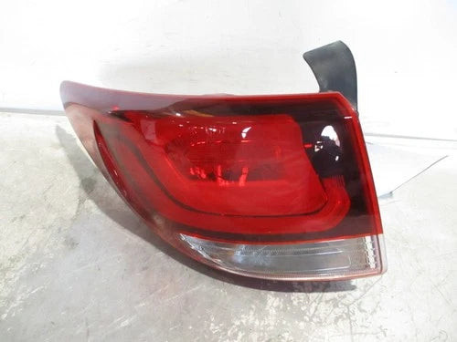 2017-2019 Hyundai Santa Fe Driver LH Tail Light Lamp OEM used OEM tail light assembly