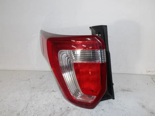 2016-2019 Ford Explorer Driver LH Tail Light Lamp OEM used OEM tail light assembly