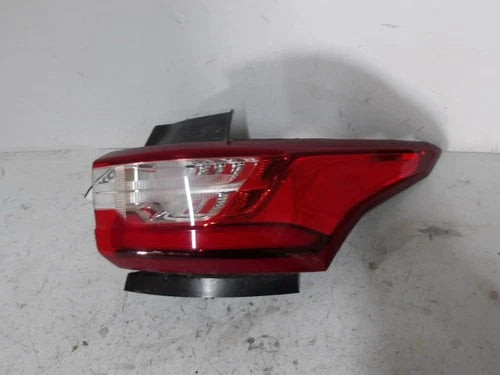 2018-2021 Chevrolet Traverse Passenger RH Tail Light Lamp OEM used OEM tail light assembly