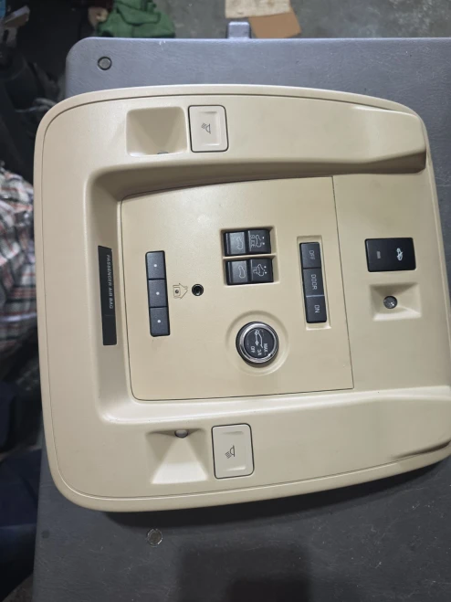 2015-2019 GMC / Chevrolet / Cadillac Yukon / Suburban / Escalade Sunroof Used OEM Overhead Console