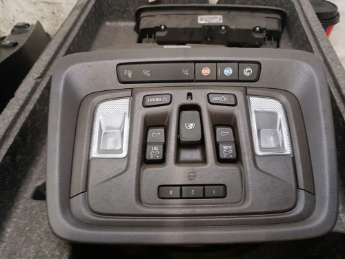 2019-2023 GMC / Chevrolet Sierra / 1500 Pickup Front Sunroof Used Overhead Console 3061659