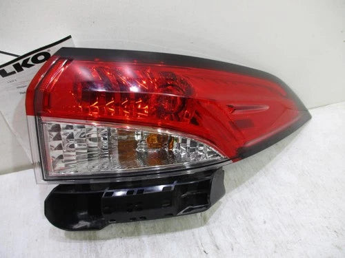 20 21 22 23 24 Toyota Corolla Sedan Passenger RH Tail Lamp OEM used OEM tail light assembly