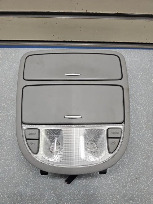 2007-2012 Hyundai Santa Fe Front Without Sunroof Used Overhead Console