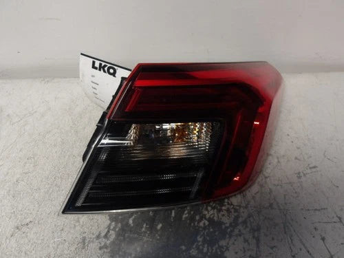2022-2024 Honda Civic Passenger RH Tail Light Lamp OEM used OEM tail light assembly