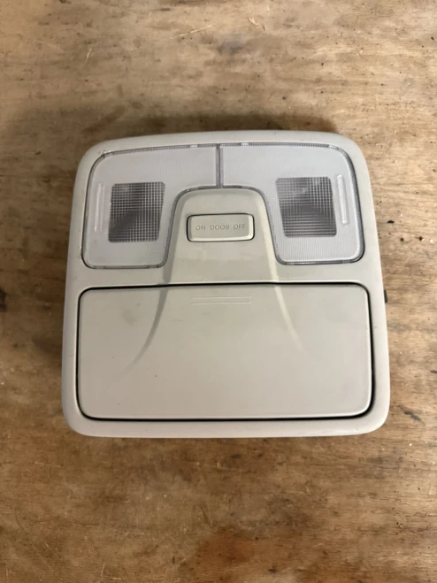 2010-2015 Hyundai Tucson Used OEM Overhead Console