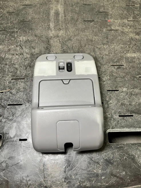 1998-2004 Infiniti QX4 Sunroof Grey Used Overhead Console