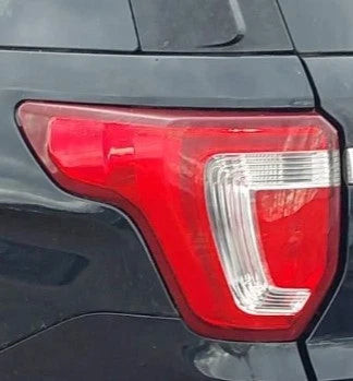 2016-2019 Ford Explorer LH Driver Tail Light Lamp OEM used OEM tail light assembly