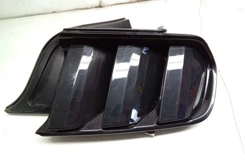 16 2016 Ford Mustang Passenger RH Tail Light Lamp OEM used OEM tail light assembly