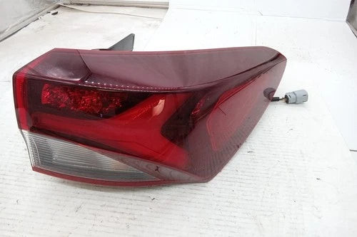2022 Chevrolet TrailBlazer Passenger RH Tail lamp Quarter Panel Mounted OEM used OEM tail light assembly