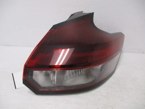 2021 2022 2023 2024 Nissan Kicks Passenger RH Tail Lamp OEM used OEM tail light assembly