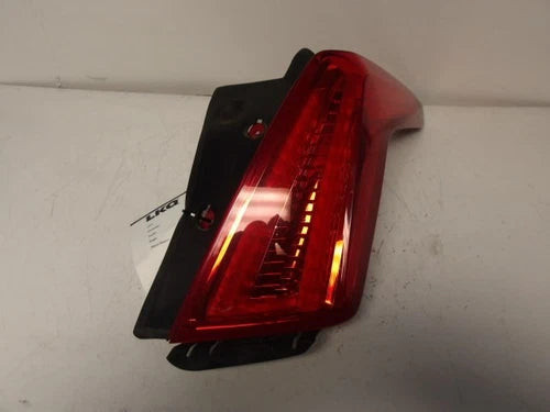 2017-2019 Cadillac XT5 Passenger RH Tail Light Lamp OEM used OEM tail light assembly