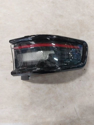 2023 Jeep Grand Wagoneer Passenger Right Tail Light Tail Lamp OEM used OEM tail light assembly