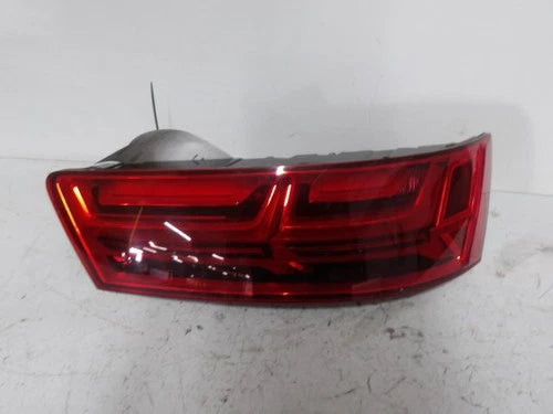 2018-2019 Audi Q7 Passenger RH Tail Light Lamp OEM used OEM tail light assembly