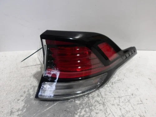 2023-2024 Kia Sportage Passenger RH Tail Light Lamp OEM used OEM tail light assembly