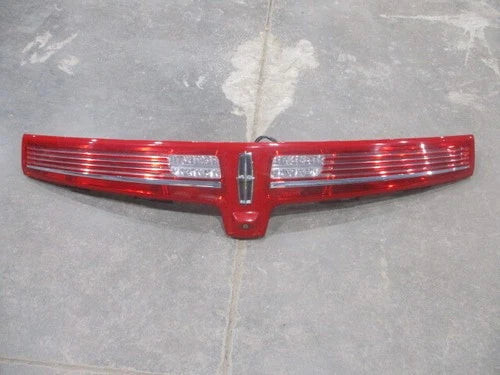 Lincoln MKT Center Tail Brake Light Lamp w/Back Up Rear View Camera OEM OEM used OEM tail light assembly