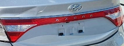 2013 Hyundai Azera Lid Mount Center Tail Light Lamp OEM OEM used OEM tail light assembly
