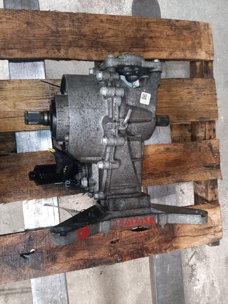 2019 Jeep Cherokee Carrier -Stock# 25A1703A Option Awl Used OEM Differentials & Carriers used OEM differential carrier