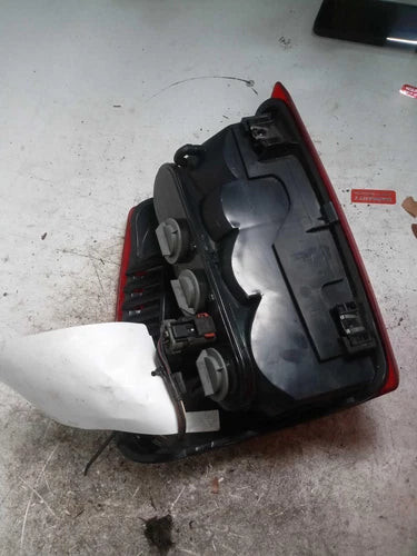 2004 Jeep Grand Cherokee Left Used OEM Left Tail Light Assembly used OEM tail light assembly