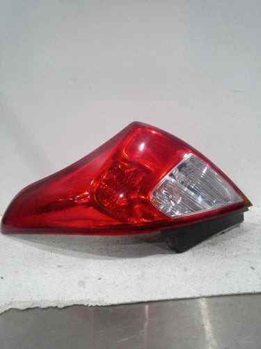 2016 Nissan Versa Quarter Panel Mounted Sdn Used OEM Right Tail Light Assembly used OEM tail light assembly