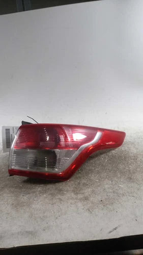 2015 Ford Escape Quarter Panel Mounted Righ Used OEM Right Tail Light Assembly used OEM tail light assembly