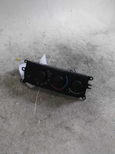 2009 GMC Acadia Front Automatic Opt CJ2 Used OEM A/C Selector Switch used OEM A/C climate control module