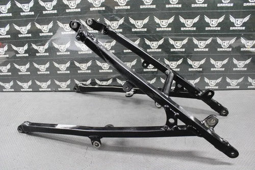 2003 SUZUKI 03-05 RM125 RM250 OEM REAR BACK SUB FRAME SUBFRAME RAIL 41200-37F21 used OEM rear subframe and crossmember