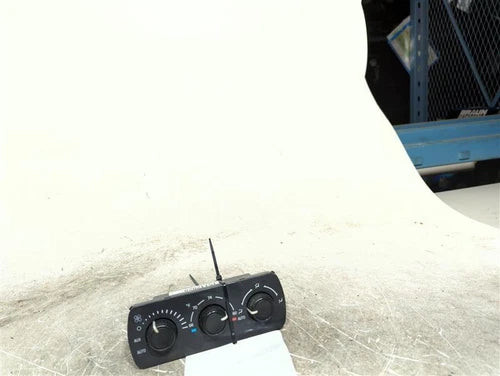 2005 Chevrolet Tahoe Roof Mounted Auxiliary Front Used OEM A/C Selector Switch used OEM A/C climate control module