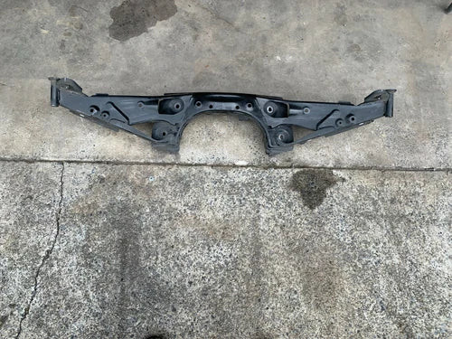 BMW X1 X2 F48 OEM 17-20 FWD REAR SUBFRAME CROSSMEMBER CRADLE FRAME used OEM rear subframe and crossmember