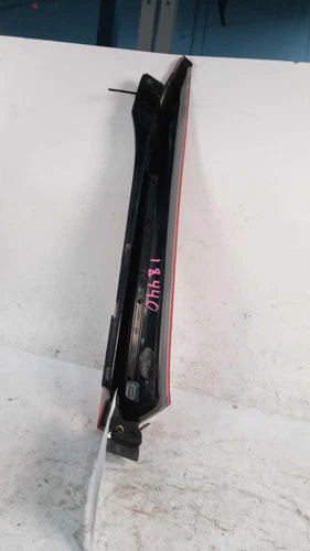2005 Volvo XC90 L. Upper Left Used OEM Left Tail Light Assembly used OEM tail light assembly