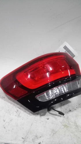 2018 Jeep Grand Cherokee Quarter Panel Mount Used OEM Left Tail Light Assembly used OEM tail light assembly