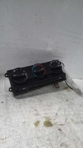 2006 Ford F-150 Pickup New Style W/AC Manual Used OEM A/C Selector Switch used OEM A/C climate control module