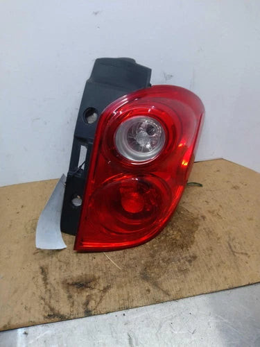 2013 Chevrolet Equinox Right Used OEM Right Tail Light Assembly used OEM tail light assembly