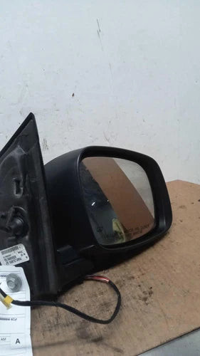 2015 Chrysler Town & Country Power Painted R. W/O B Used OEM Right Door Mirror used OEM door mirror