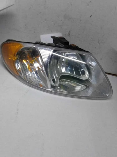 2007 Dodge Caravan Swb 113`` Wb Right Used OEM Right Headlight Assembly used OEM headlight assembly